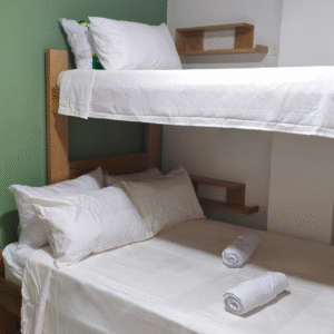 Habitación Familiar Comunicada – Ideal para 3 personas